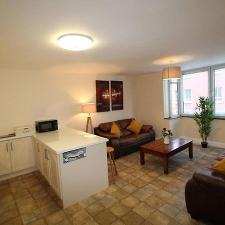 Large 3 Bed, Galway City Centre Appartement Buitenkant foto