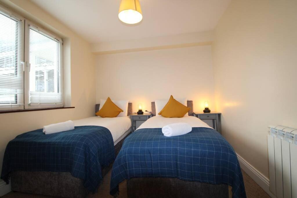 Large 3 Bed, Galway City Centre Appartement Buitenkant foto