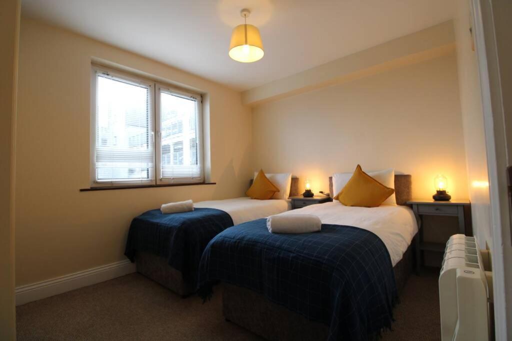 Large 3 Bed, Galway City Centre Appartement Buitenkant foto