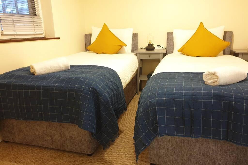 Large 3 Bed, Galway City Centre Appartement Buitenkant foto