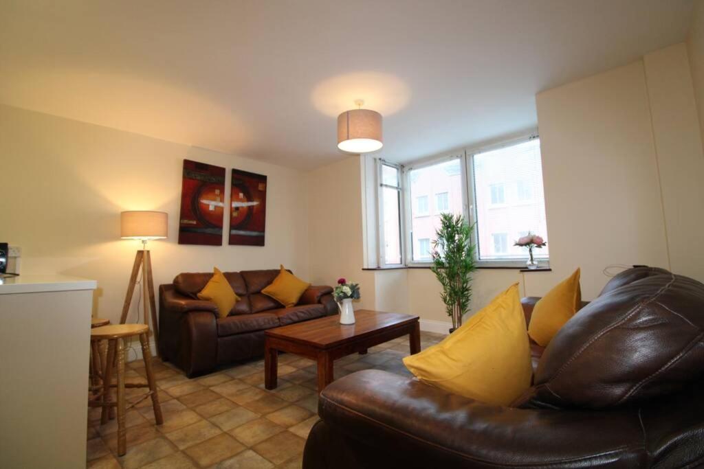 Large 3 Bed, Galway City Centre Appartement Buitenkant foto
